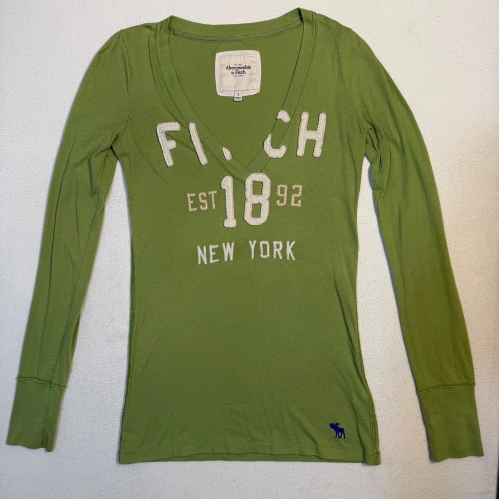 Abercrombie & Fitch Green Long Sleeve V-Neck Graphic Tee Small Moose Logo